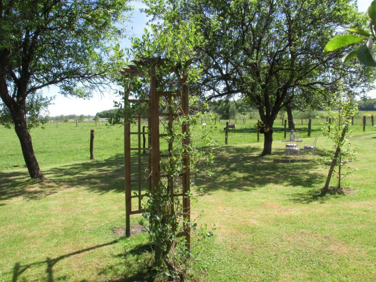 La Taniere Douce Bed & Breakfast Soulaucourt-sur-Mouzon ภายนอก รูปภาพ